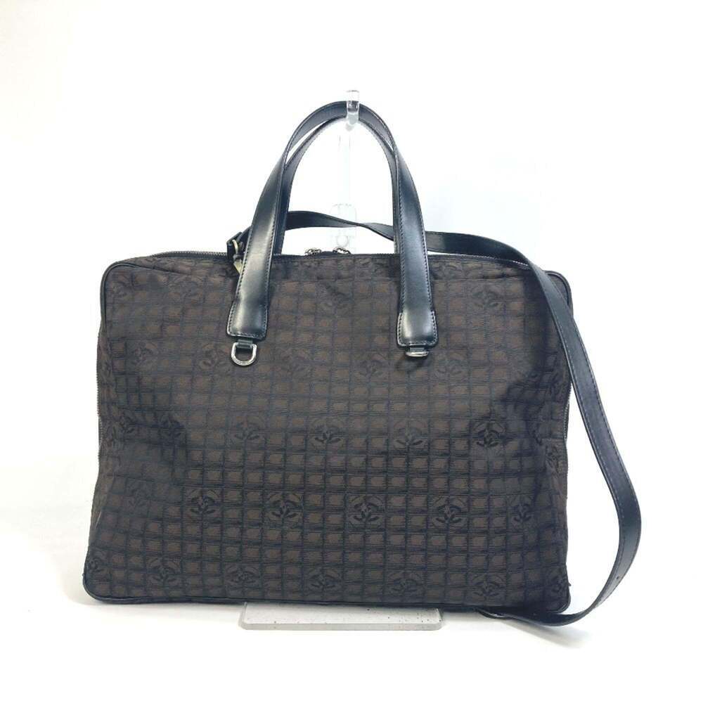 CHANEL Brown Leather Shoulder Bag